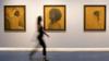 Общий вид работы художника Коллинза Обиджиаку на выставке The Medium Is The Message в галерее Unit London