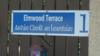 Неофициальная вывеска в Лургане показывает название улицы на английском и ирландском языках