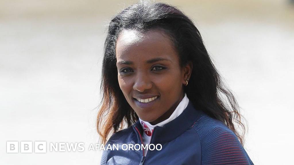 Avtomobilda jinsiy aloqa video Toplar va dik bir ogizda birga