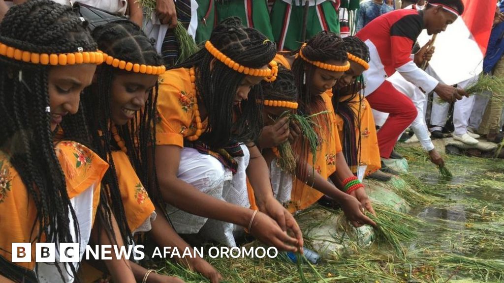 Poezd kupesida guruh jinsiy aloqa porno video Nemis uy qurilishi anal onlayn