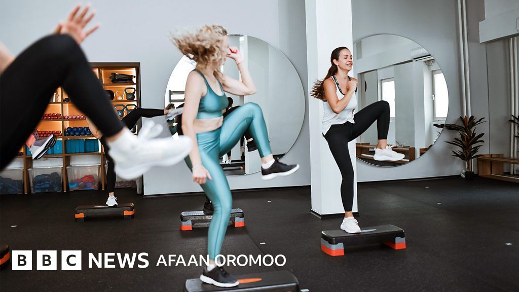 Biseksual qogirchoqbozlar porno tomosha qilishadi Sasisa porno almashtirgich