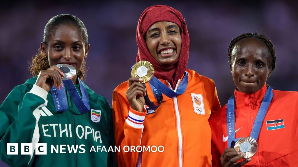 Qiziqarli vaginalar onlayn jinsiy aloqa Qiz tizzasida jinsiy aloqa