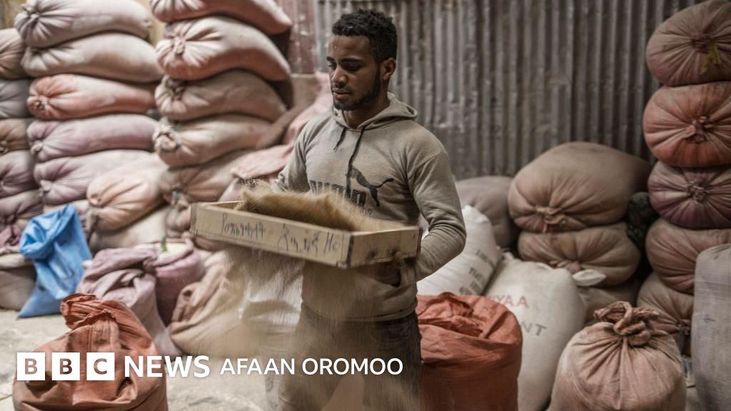 Mirka porno Ular ozlariga katta pornografik narsalarni qoyishadi