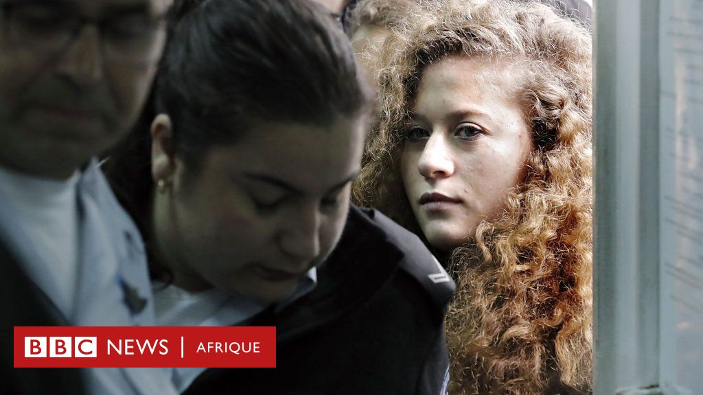 A 17 Ans, La Palestinienne Ahed Tamimi Jugée Par Un Tribunal Militaire ...