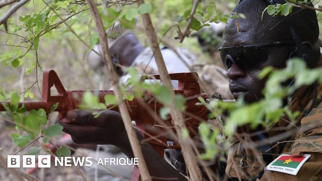 L’explosion d’une mine a fait 7 morts au Burkina Faso BBC News Afrique(02)