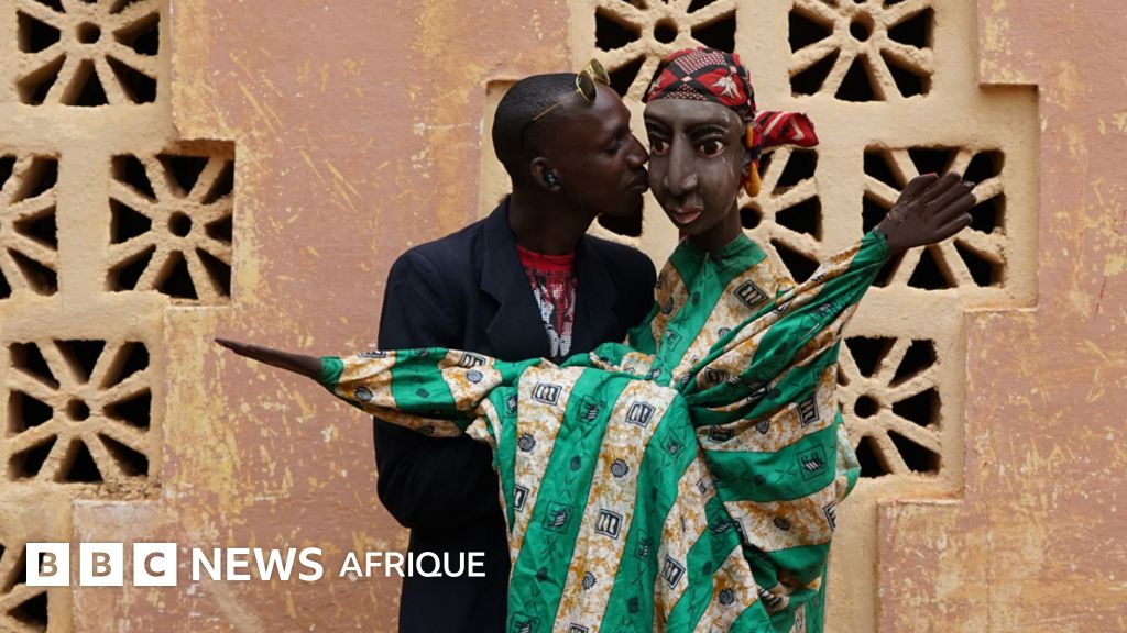 Broulaye Camara: le "sorcier malien" qui maintient la tradition des marionnettes