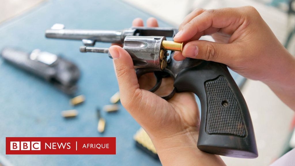 Alec Baldwin : à quoi ressemblent les faux pistolets utilisés sur les  plateaux de tournage et pourquoi ils sont dangereux - BBC News Afrique