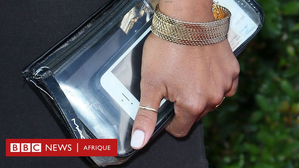 Un employé de Apple subtilise "une photo intime" d'une cliente - BBC News Afrique