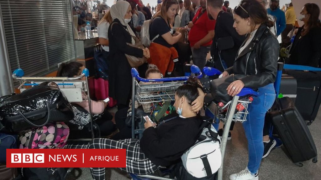 Covid-19, le Maroc reconduit des touristes par vols spéciaux - BBC News