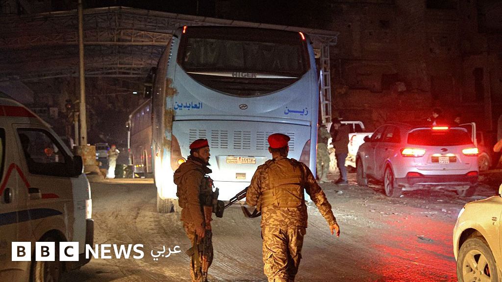 "قسد" تعلن انسحاب مقاتليها من حيي الأشرفية والشيخ مقصود في حلب - BBC News عربي