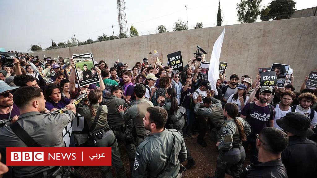 ″الدولة العاقلة لا تخوض حرباً ضد مدنيين”: تصاعد أصوات الرفض والغضب من حرب غزة داخل إسرائيل - BBC News عربي