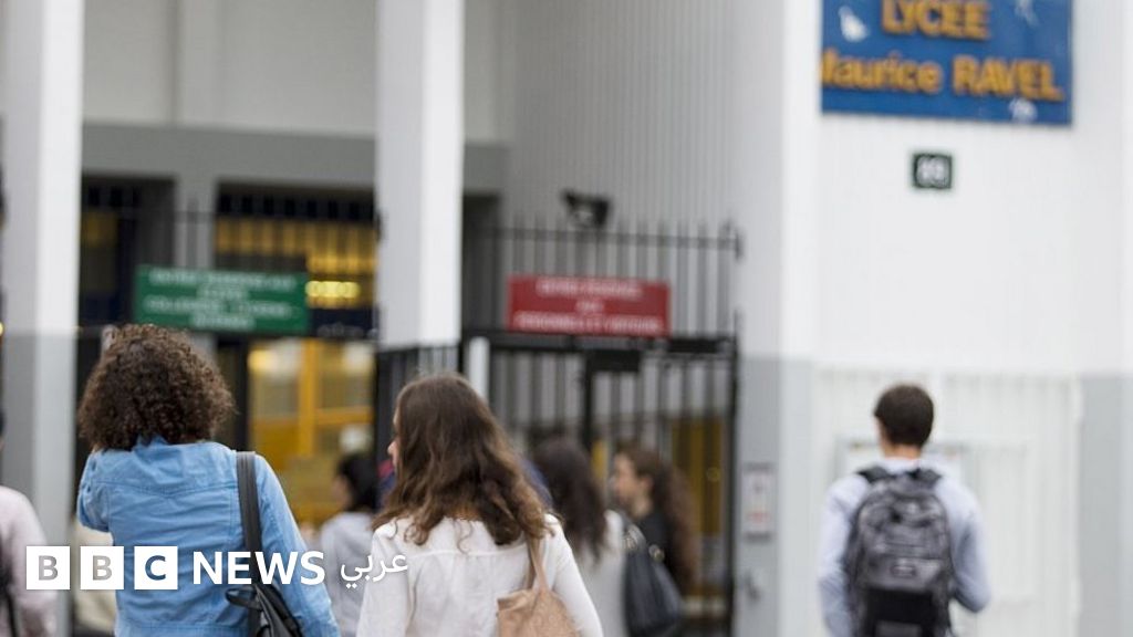 الحجاب: فرنسا تقاضي تلميذة بعد اتهامها لمدير المدرسة بالاعتداء عليها – BBC News عربي الحجاب: فرنسا تقاضي تلميذة بعد اتهامها لمدير المدرسة بالاعتداء عليها – BBC News عربي