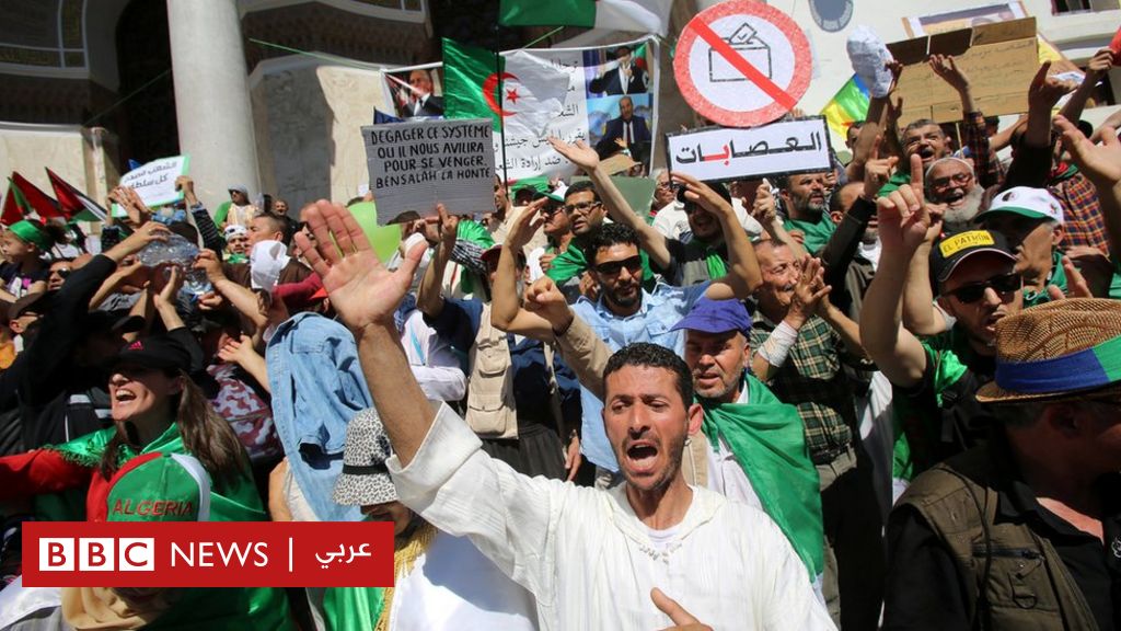 مظاهرات الجزائر: خروج آلاف الجزائريين في العاصمة والعديد من المدن في أول جمعة من رمضان - BBC News Arabic