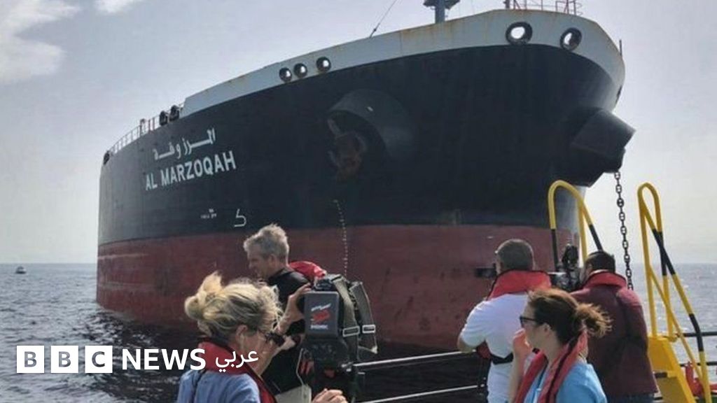 تقارير: استهداف ناقلتي نفط في خليج عمان تقارير: استهداف ناقلتي نفط في خليج عمان