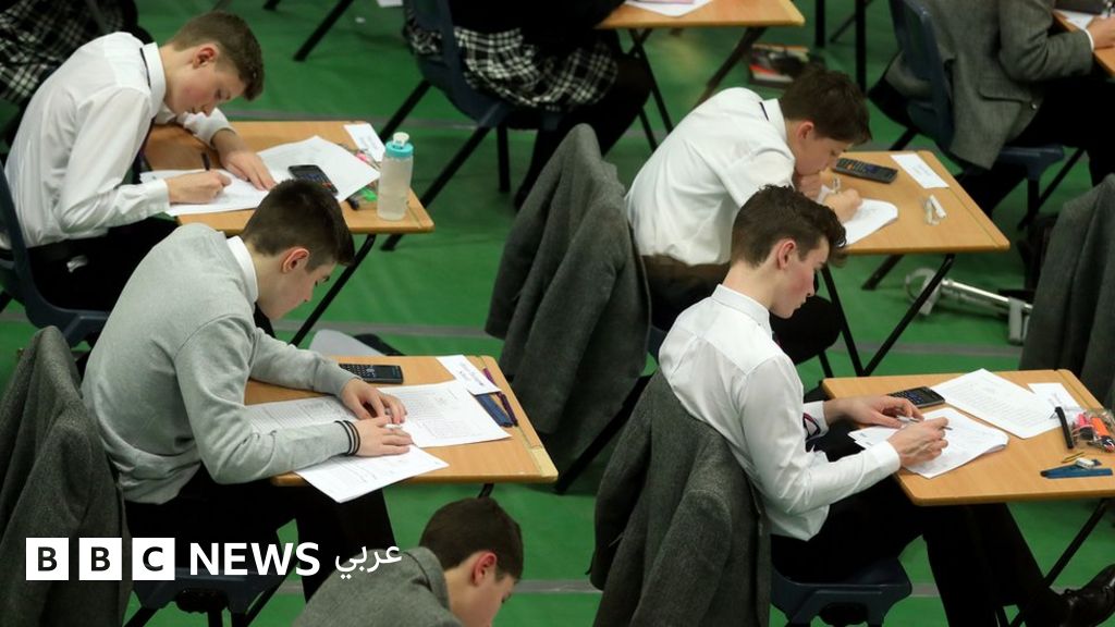 جامعة كيمبريدج تدرس إلغاء الكتابة بخط اليد في الامتحانات