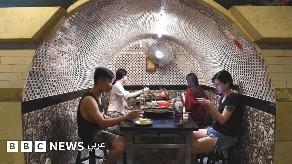 كيف يتعامل السكان في الصين مع درجات الحرارة المرتفعة وانقطاع الكهرباء؟ – BBC News عربي كيف يتعامل السكان في الصين مع درجات الحرارة المرتفعة وانقطاع الكهرباء؟ – BBC News عربي