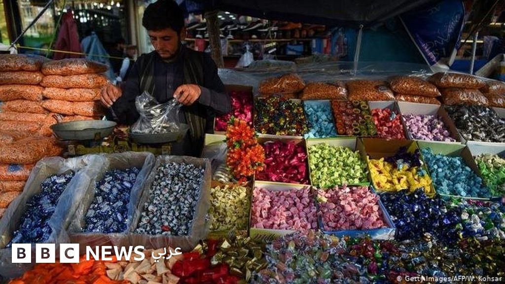 فيروس كورونا: إقبال على الأسواق في دول عربية استعدادا لعيد الفطر رغم تدابير مكافحة الوباء فيروس كورونا: إقبال على الأسواق في دول عربية استعدادا لعيد الفطر رغم تدابير مكافحة الوباء