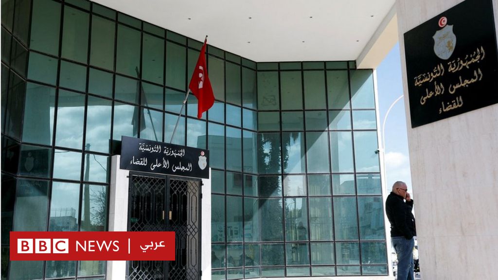 أزمة تونس: هل "يسيطر" الرئيس قيس سعيد على كافة المؤسسات بعد حل المجلس الأعلى للقضاء؟ - صحف عربية