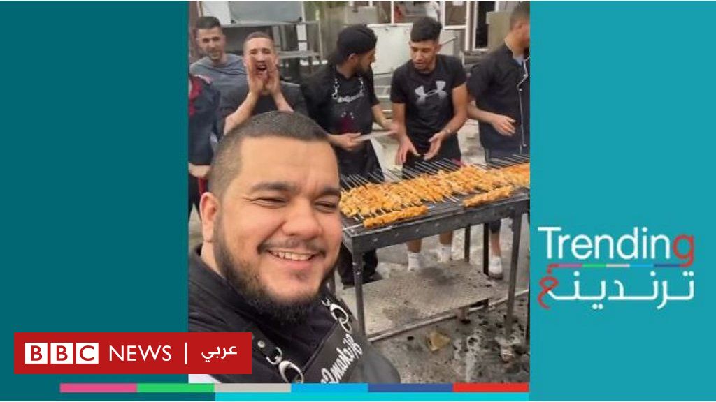 بعد احتراقه بالكامل .. طباخ جزائري شهير يقيم حفل شواء على أنقاض مطعمه