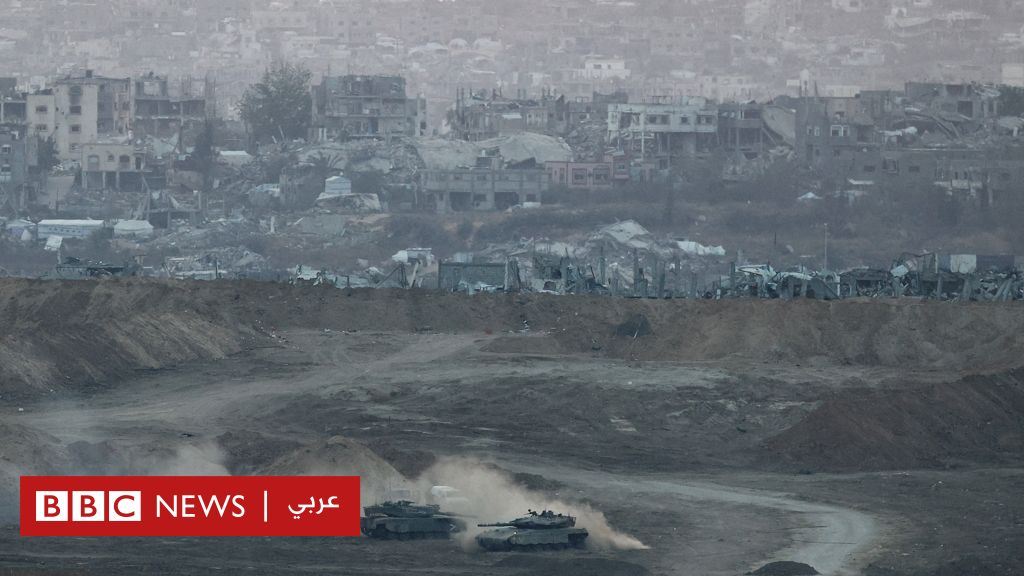 حرب غزة: تلاسن واتهامات بين إسرائيل وقطر، والجيش يستدعي جنود الاحتياط لتوسيع هجومه على القطاع - BBC News عربي