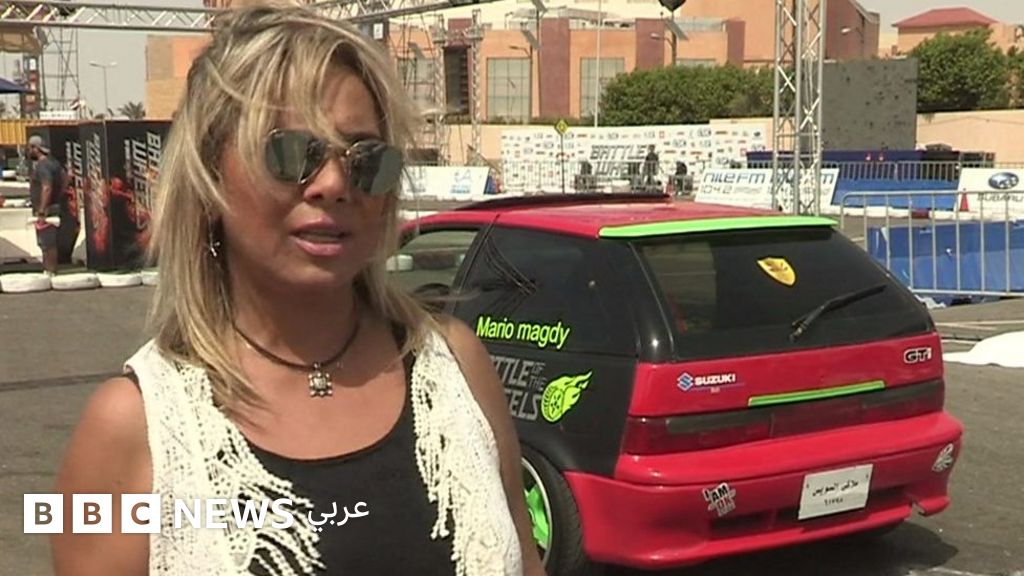مصرية تعود إلى سباقات سيارات السرعة بعد توقف لـ20 سنة -