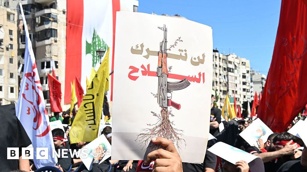 هل يسمح حزب الله للحكومة اللبنانية بحسم ملف السيادة لصالح الدولة؟ - وول ستريت جورنال - BBC News عربي