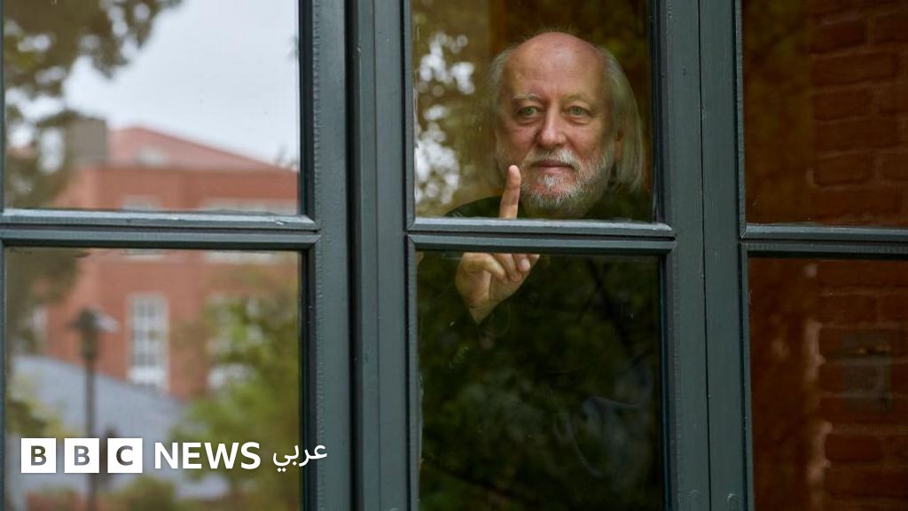 الكاتب الهنغاري لاسلو كراسناهوركاي يفوز بجائزة نوبل للأدب