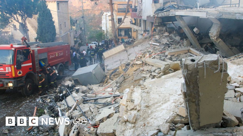 الجيش الإسرائيلي يقول إنه استهدف مستودعات أسلحة لحزب الله جنوب لبنان