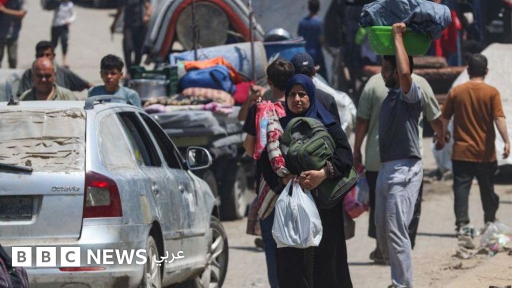أنباء عن تغير في موقف حماس، وتحذيرات من كارثة إنسانية بسبب إخلاء غزة