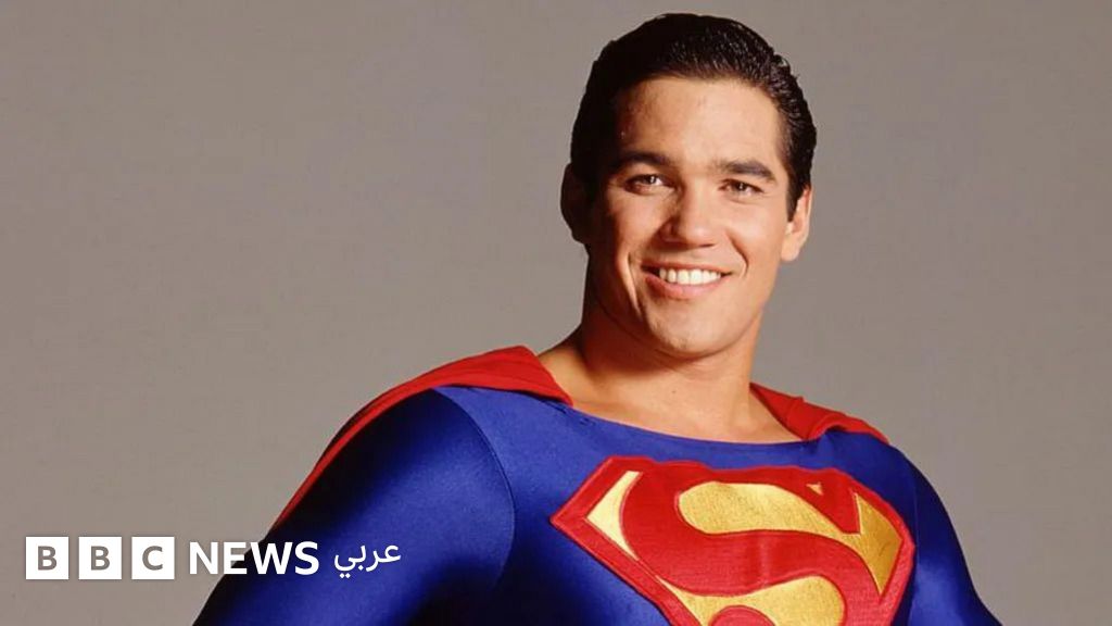 ممثل سوبرمان يقول إنه سينضم إلى وكالة الهجرة والجمارك الأمريكية - BBC News عربي