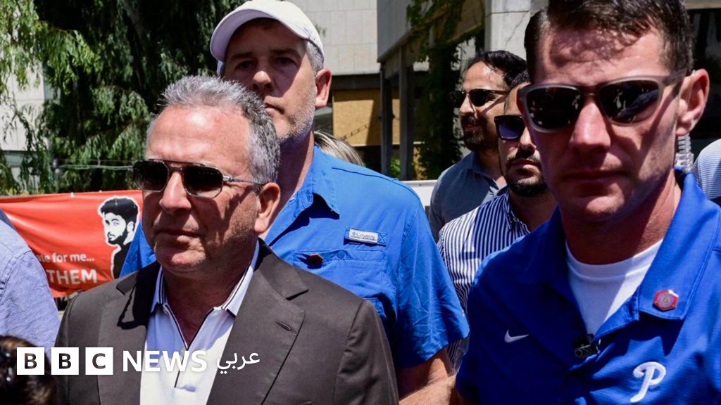 حرب غزة: ستيف ويتكوف يقوم أمام عائلات الرهائن ” لن يكون لدى حماس أي سبب في عدم المشاركة في المفاوضات” - BBC News عربي