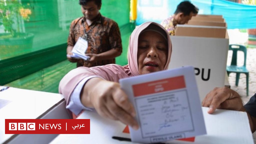 الانتخابات الإندونيسية: وفاة 272 من موظفي الانتخابات جراء الإرهاق في فرز الأصوات - BBC Arabic