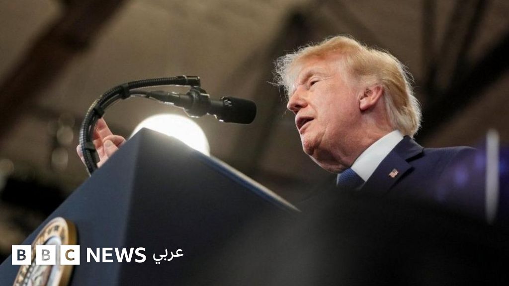 ترامب يقول إنه سيعلن “قريباً” مضيق هرمز “أرضاً أمريكية”، ومسؤول أمريكي يصف تصريحاته بـ”المزاح”