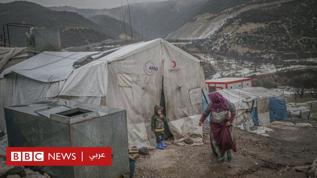البرد القارس يتسبب في وفاة رضيعتين بمخيمات النازحين شمال غربي سوريا