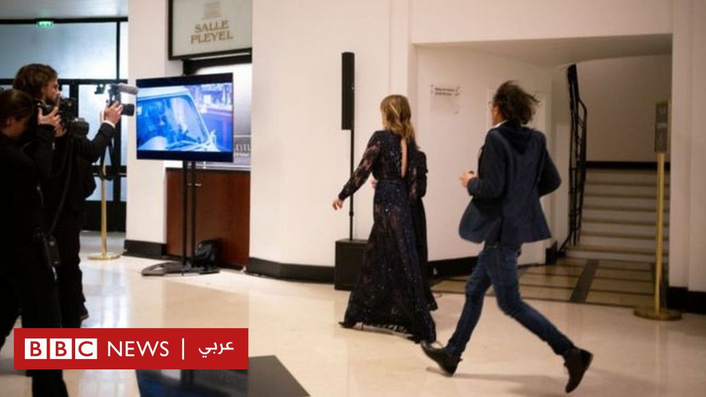 رومان بولانسكي: ممثلات يغادرن "الأوسكار الفرنسي" احتجاجا على فوزه بجائزة أفضل مخرج - BBC Arabic