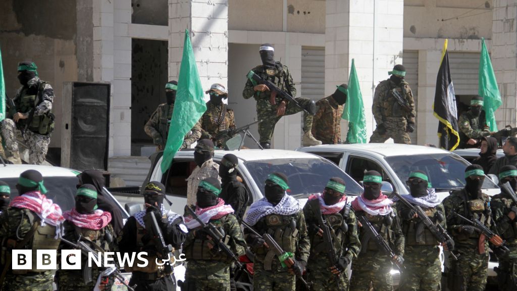 حرب غزة: كيف استطاعت حماس الاستمرار في دفع جزء من رواتب الموظفين المدنيين؟ - BBC News عربي