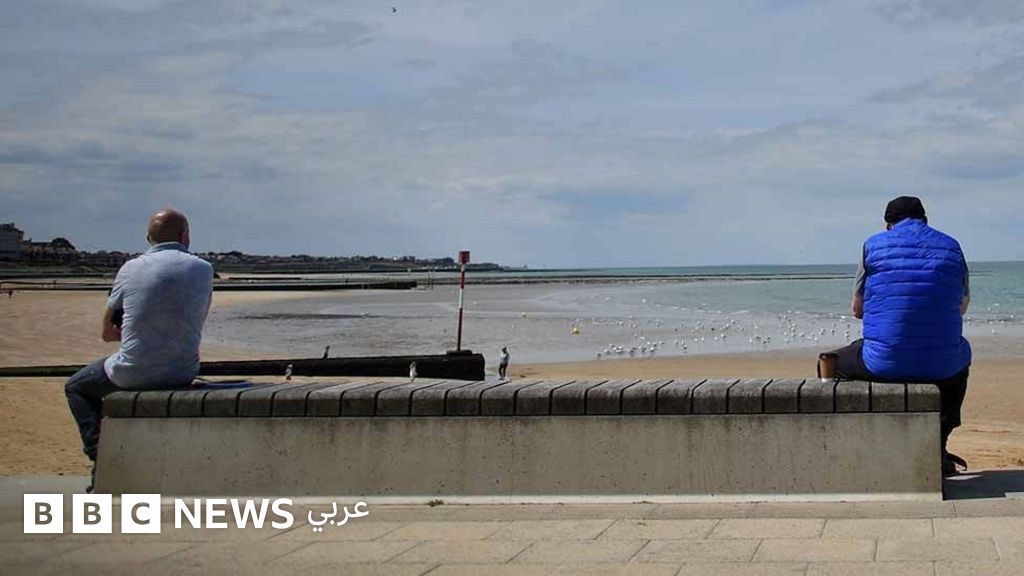 فيروس كورونا: هل التباعد لأقل من مترين يجدي نفعا في تفادي الإصابة بكوفيد-19؟