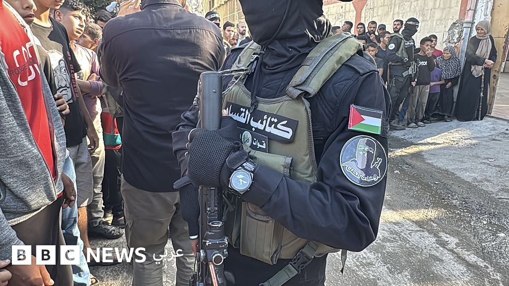ترامب يطالب حماس بنزع سلاحها، بينما تسعى الحركة لفرض سيطرتها من خلال الإعدامات العلنية