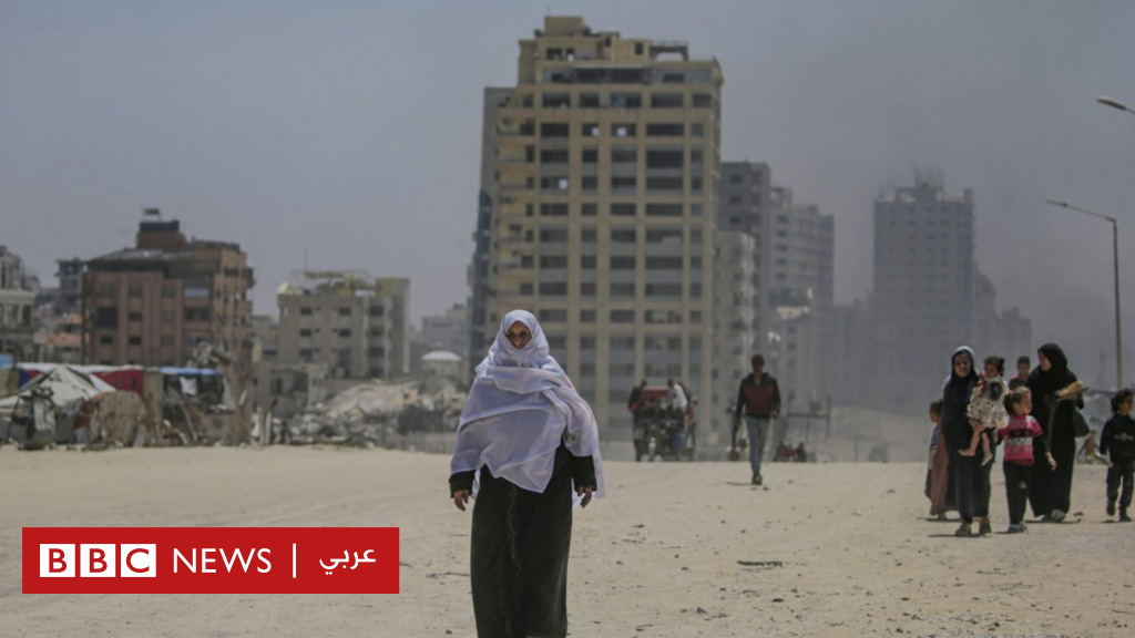 الجيش الإسرائيلي يبدأ ”هجومه الواسع” في غزة، ومئات القتلى الفلسطينيين منذ الخميس - BBC News عربي