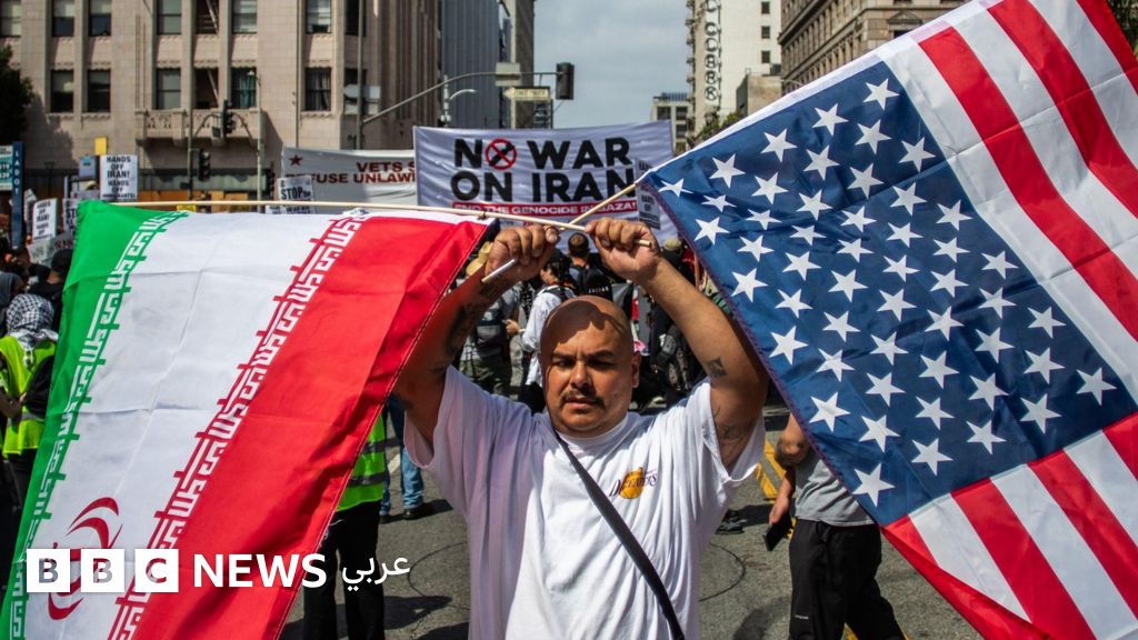 "زعيمان متغطرسان يعطلان مضيق هرمز، ماذا قد يحدث؟" - مقال في نيويورك تايمز