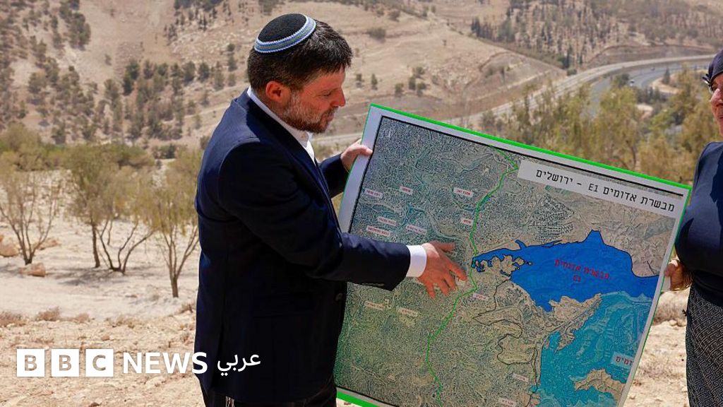 سموتريتش "سيدفع بخطته لفرض السيادة الإسرائيلية على الضفة الغربية"، ونزوح 76 ألف فلسطيني من مدينة غزة