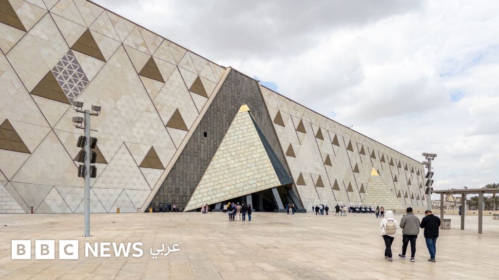 ما قصة السوار الفرعوني الذي اختفى إلى الأبد من المتحف المصري في القاهرة؟
