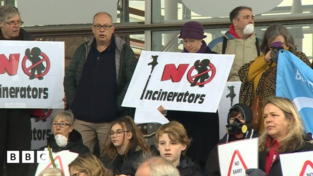 Protest Ger Y Senedd Yn Erbyn Llosgyddion Gwastraff Bbc Cymru Fyw