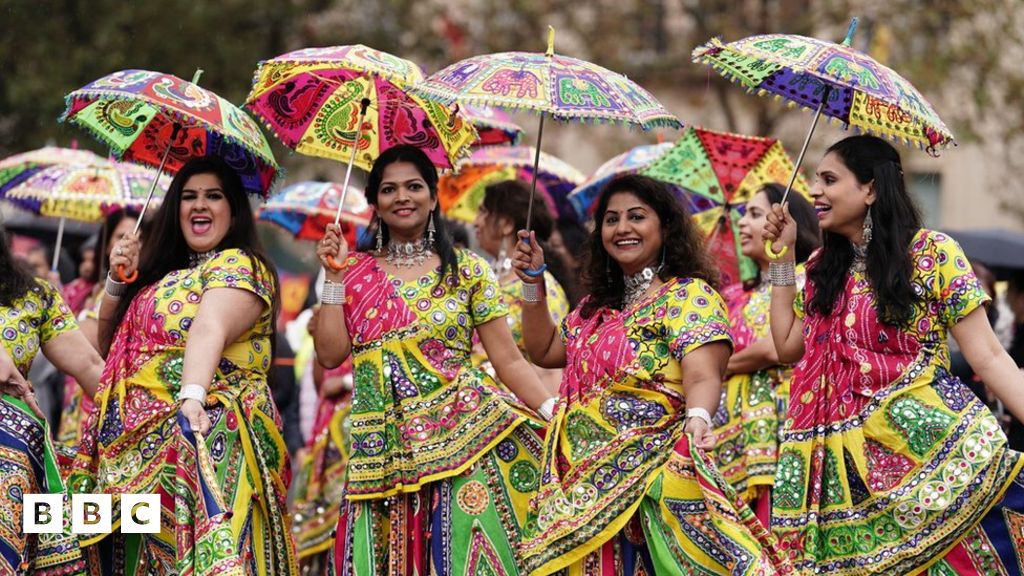 Diwali London celebrations begin in Trafalgar Square BBC Newsround