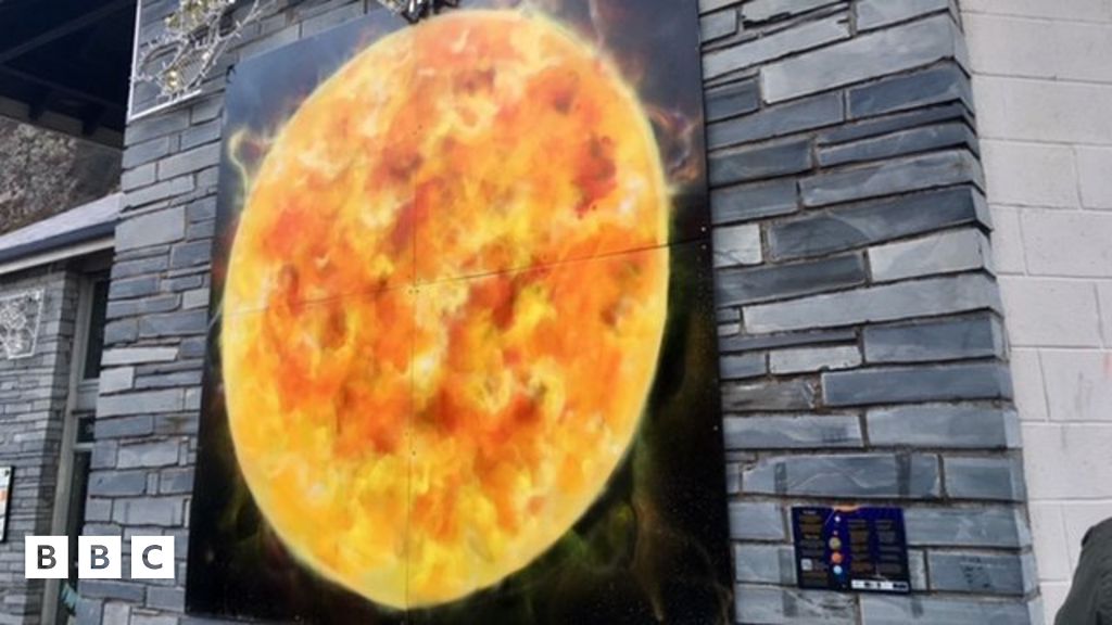 Blaenau Ffestiniog yn gobeithio elwa o statws awyr dywyll BBC Cymru Fyw