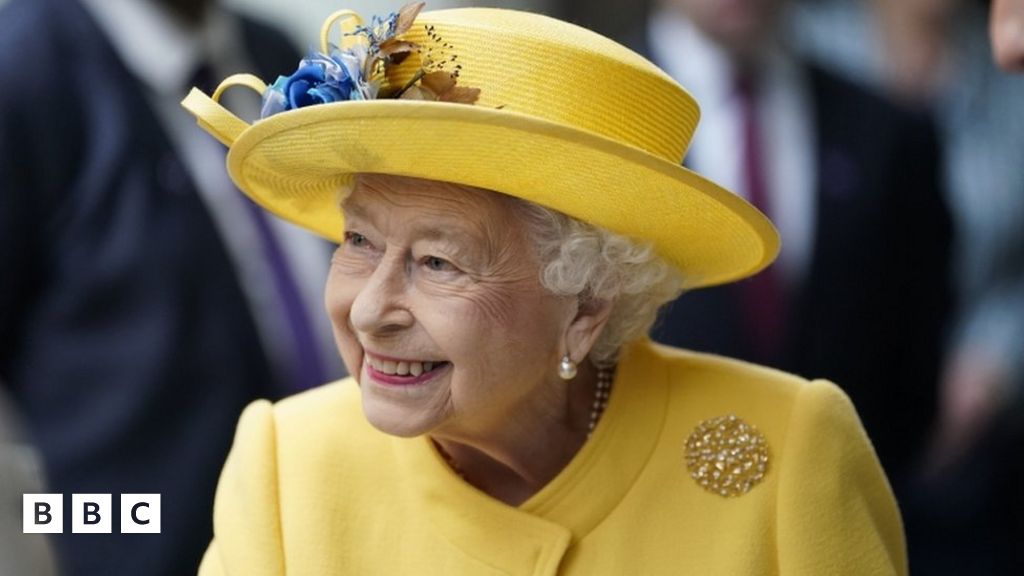 The Queen opens new Elizabeth line in London BBC Newsround