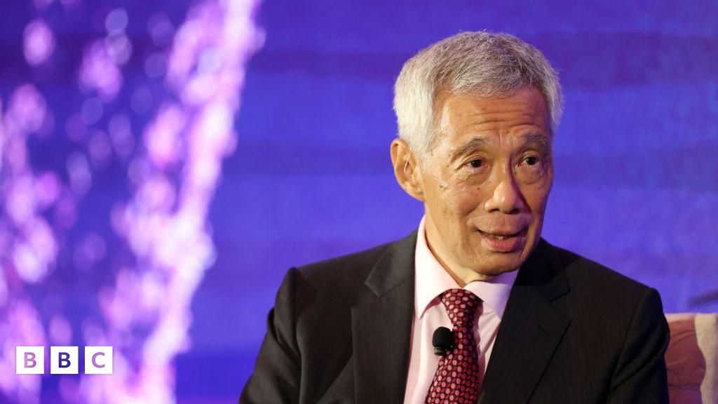 Дългото време на Сингапур сегашният министър председател Ли Хсиен Лун