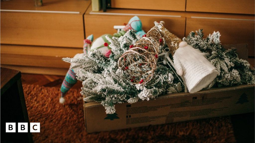 Christmas Have you taken your decorations down yet? BBC Newsround