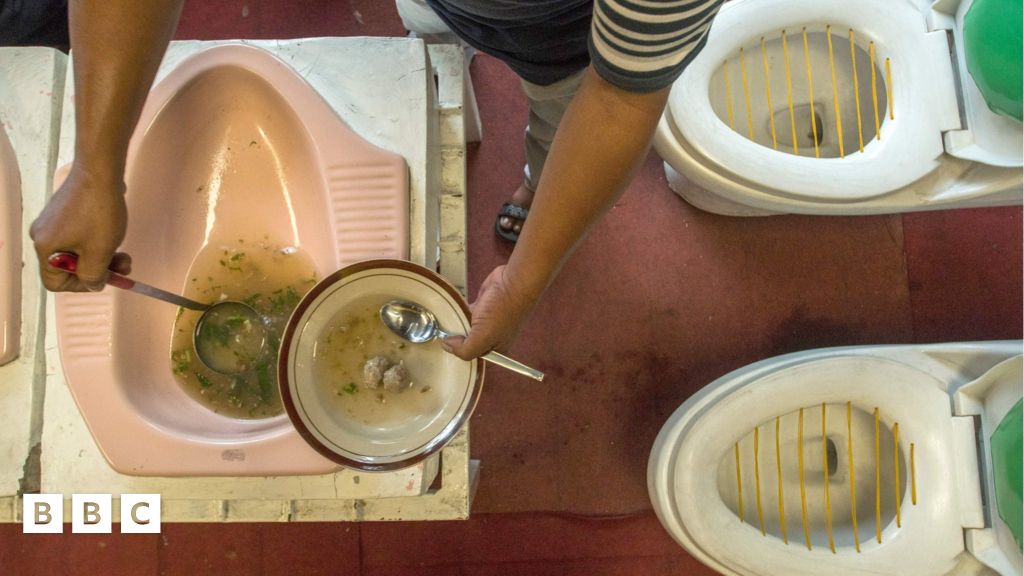 Toilet cafe Indonesia gets a loothemed restaurant BBC Newsround