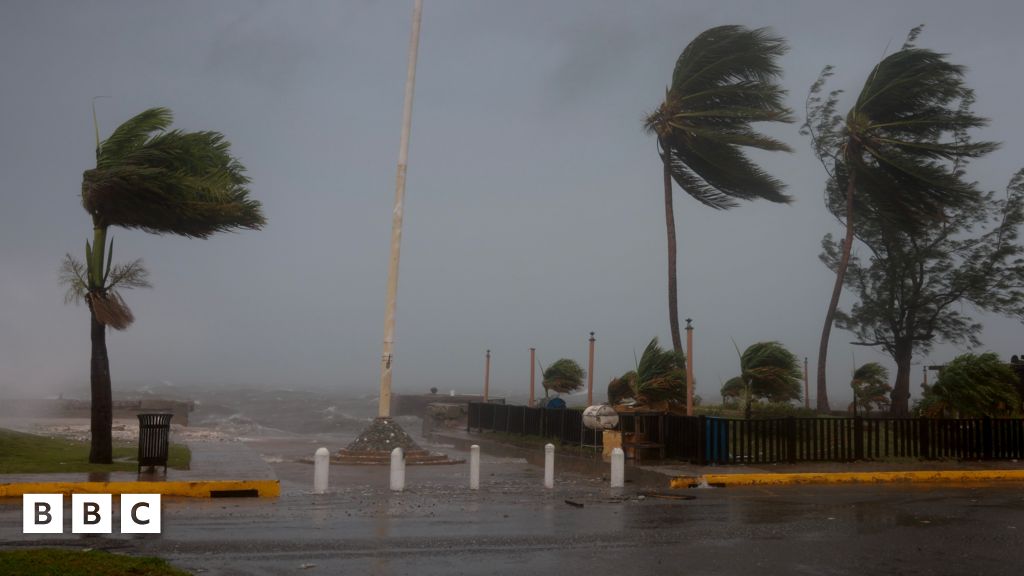 Hurricane Beryl: Power cuts and flooding reported in Jamaica - BBC ...